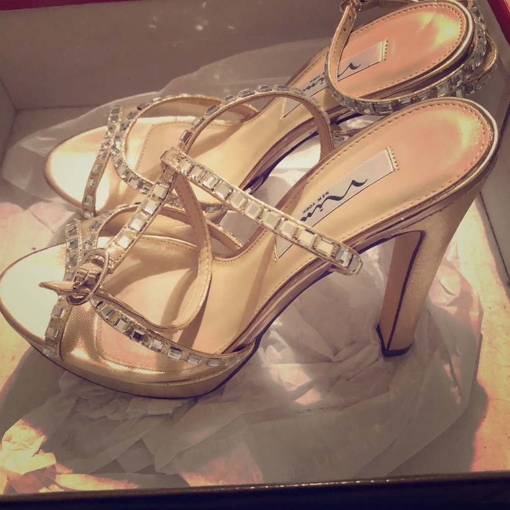 Champaign colored Nina New York heels size 7 1/2